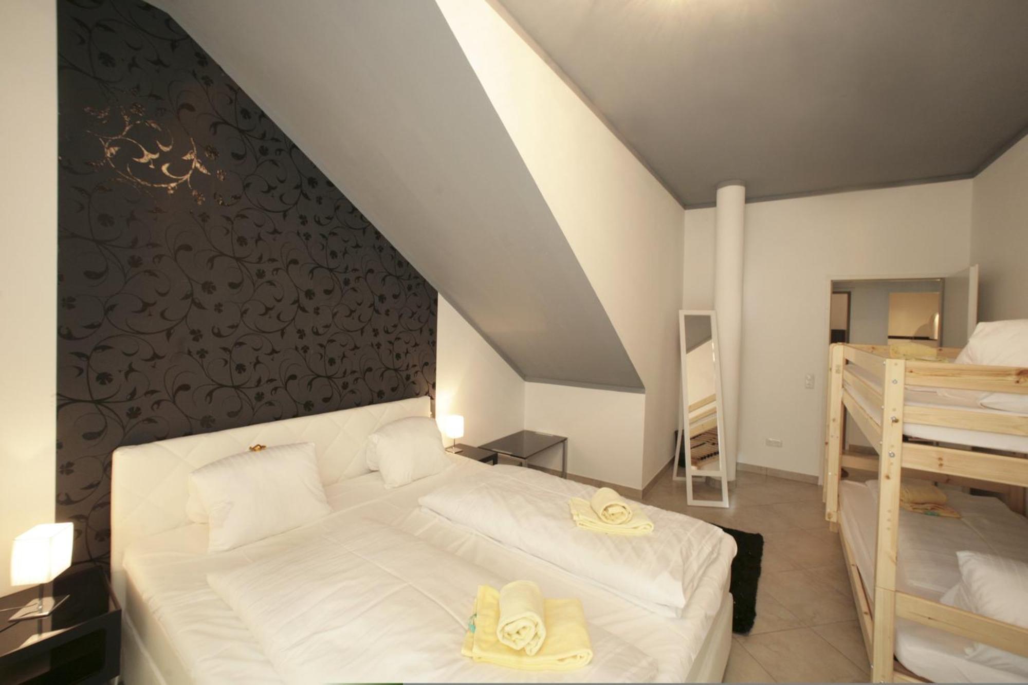 Privatunterkunft Mountain - Night Only - Self Check In Zell am See